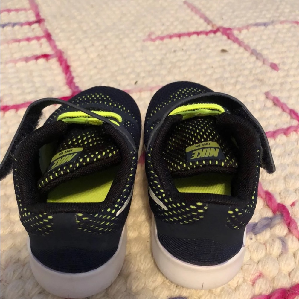 Nike Shoes - Picture 4 of 5